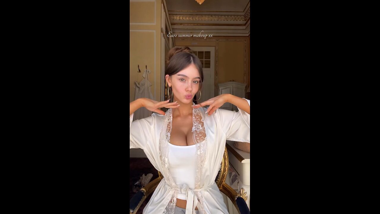 My go to glowy base on vacation 🤎