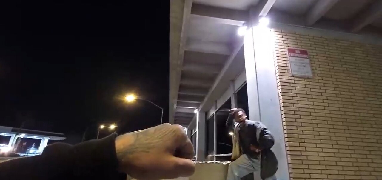 IP2 Stories - Scribbles Trolls a Junkie With a Knife! Later Watches As a Guy Gets His Wig Split