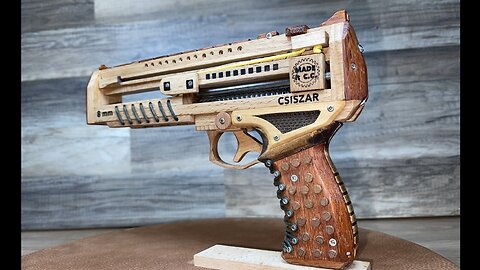 Pistola de madera con balines. Un juguete que todo niño sueña