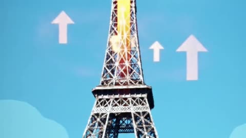 Eiffel Tower Grows 😱🗼