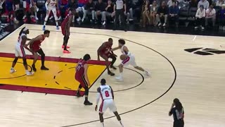 NBA - Cade spins and works his way to the cup for 2🌪️