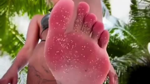 Margot Robbie Sandy Foot Crush POV 🏝️🦶🏻👀