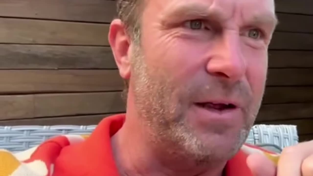 Qualification….. not addicted to shizer 😂 | A Stand in the Park & Brady Gunn