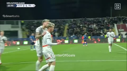 Buen gol del capitán Oskarsson atacando al espacio. 🇮🇸