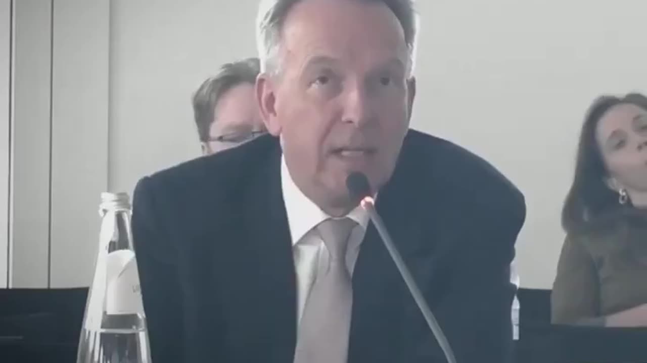 Förintande tysk pLandemikritik