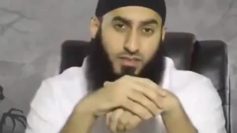 An eminent Islamist scholar wants to ban British women from wearing makeup