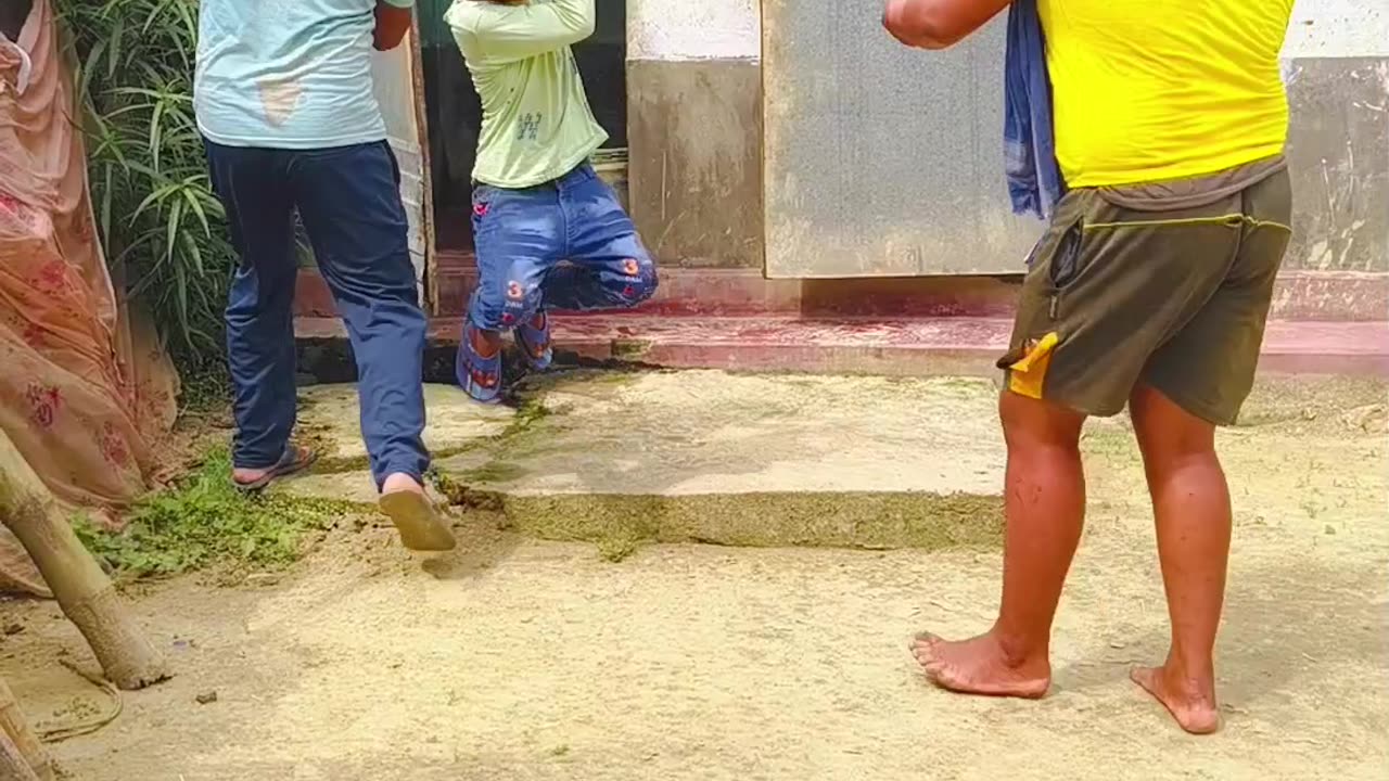 Be careful when defecating in the field 🤣🤣🤣
