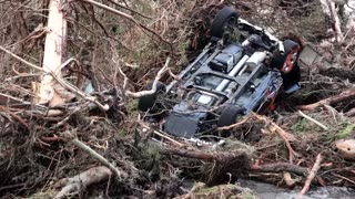 Search continues for missing girls as Texas flood deaths rise