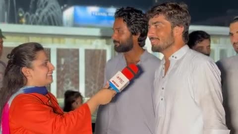 Public Ka Mazahiya Jawaab!