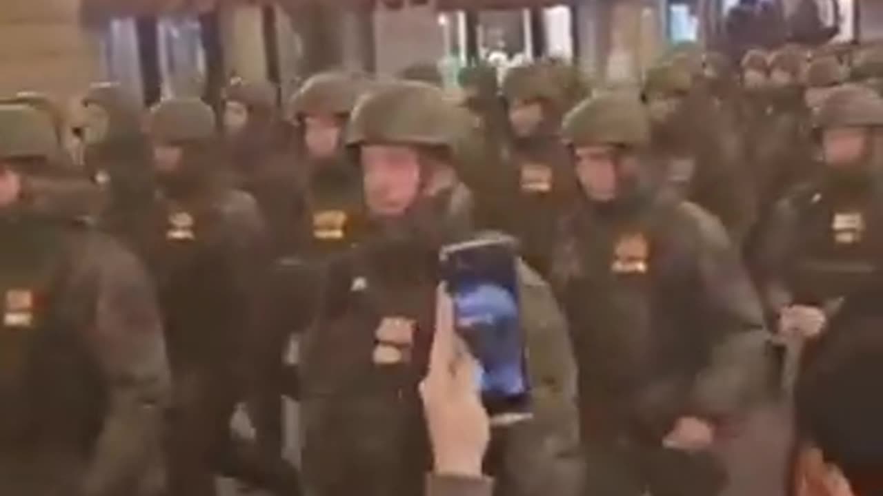 Frontline Soldiers Take Part in Victory Day Parade — Crowd Cheers Loudly!