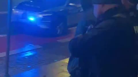 ‼️PILNE‼️ WARSZAWA. Północ. MCDonald's, ul. Swietokrzyska. Policja zawija sub saharan.