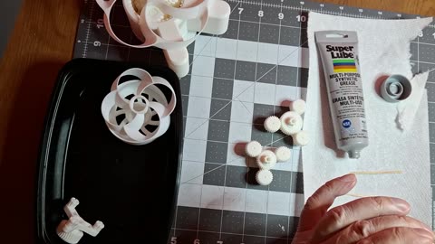 Super Lube on PLA Gears Works!