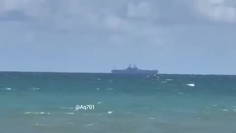 — 🇺🇸/🇻🇪/🇵🇷 WATCH: A view of the USS Iwo Jima (LHD-7) Wasp-class Amphibious Assault Ship, anchored off the coast of Puerto Rico near Venezuela