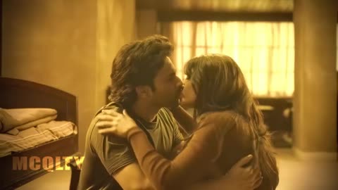 Samantha & Varun's Steamy Kiss Scene!😍