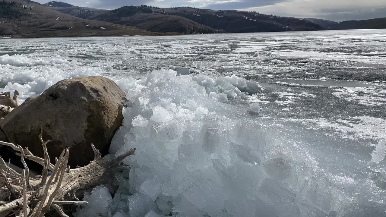 🤯✨ Stunning Ice Shove at Spring Lake! Sound On | FeedMyCuriosity