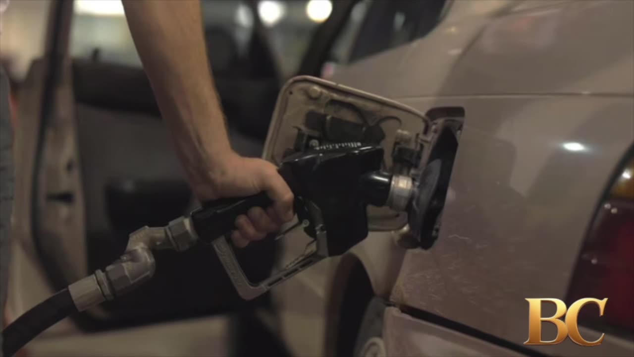 Gas prices near lowest level in 4 years ahead of Thanksgiving