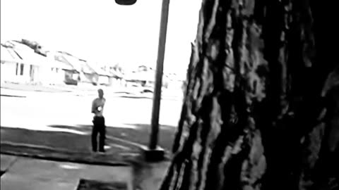 Suspect takes police officer's gun... (this is unbelievable)