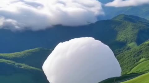 Giant Cloud Rolling Through the Valley! ☁️🏞️