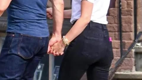 Tom Cruise & Ana de Armas Spark Dating Rumors After Cozy Vermont Getaway!