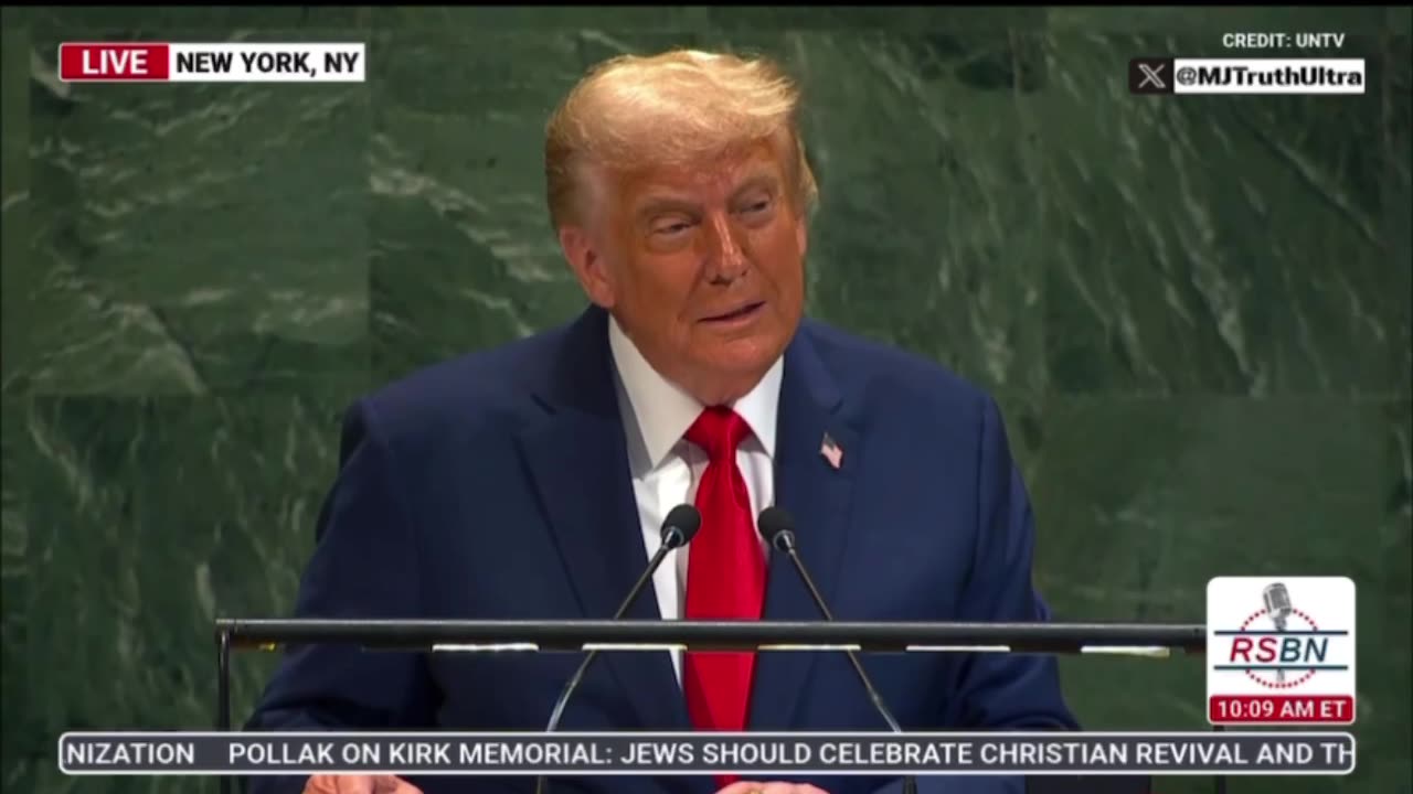 “Whoever is operating this teleprompter is in big trouble“