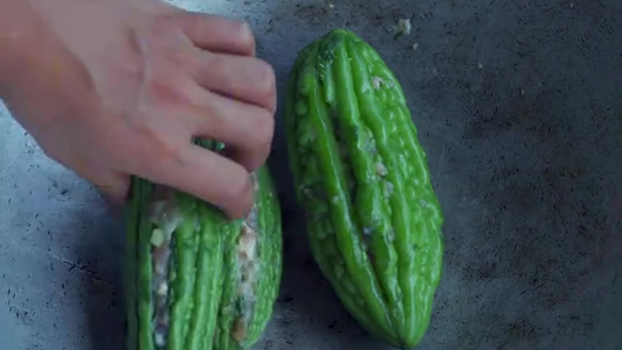 Cooking bitter melon stuffed with meat