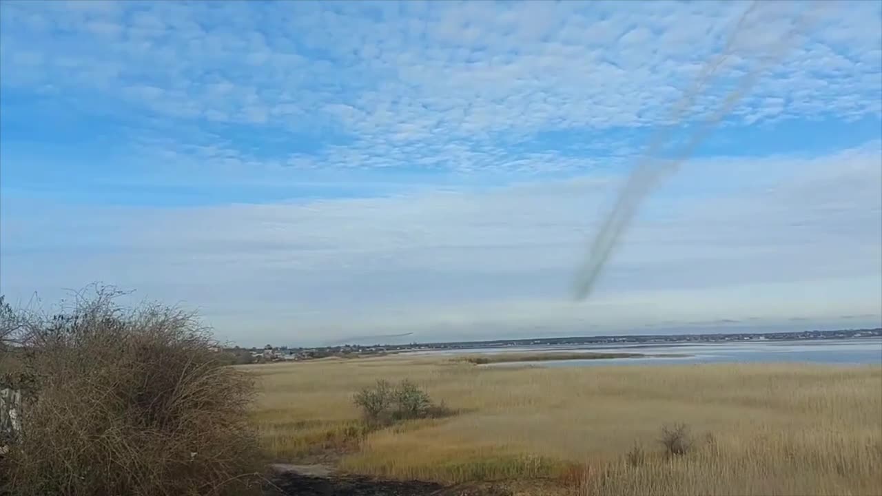 🇺🇦✈️ SU-24s operate from the sky against the positions of the Russian enemy.