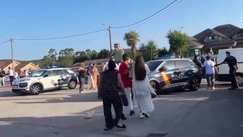 1 died and more than a dozen injured in a brutal fight between groups of Roma's Spain