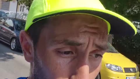 Κάνει ζέστη σήμερα! Πολλοί από εμάς δεν έχουμε την πολυτέλεια. Έτσι βγαίνουμε έξω όποτε μπορούμε!