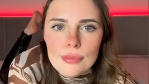 Elegant Eyes 🤎🖤#egirl #feet #legs #franciskannehiq