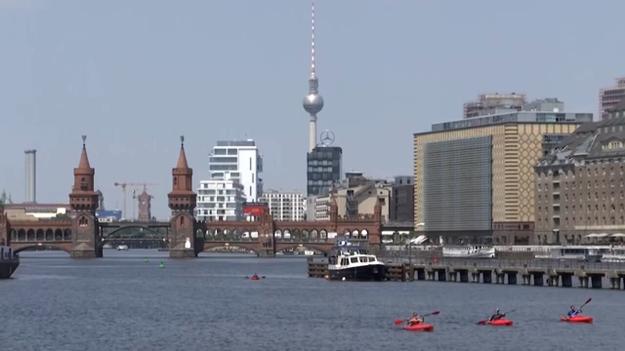 German unemployment nears 3 million for the first time in a decade