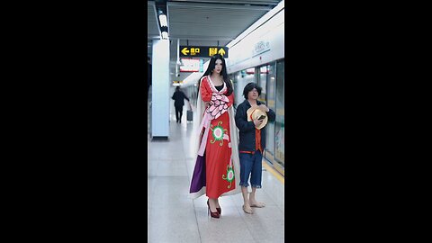 One Piece Cosplay in Public! | Boa Hancock & Luffy Caught on Camera