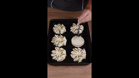 How did I not learn this before! A genius trick I learned with a friend from Italy