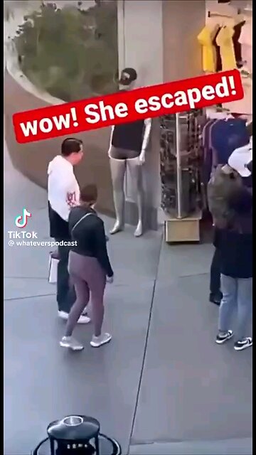 Know The Hand Help Sign For Being A Victom of Trafficking And Be Aware Of It. Watch Till The End!