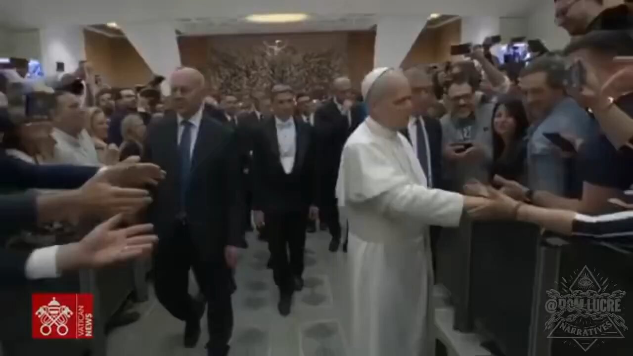 Pope Leo XIV intentionally ignored an LGBTQ 🏳️‍🌈 rainbow flag