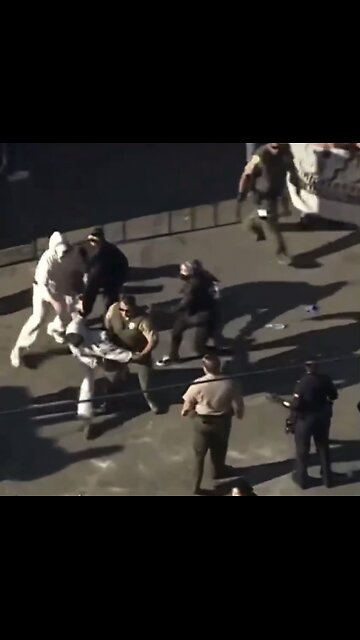 POLICE CLASH WITH PROTESTERS🎬👮🏻‍♀️🧟‍♂️⛺️🚏🧟‍♀️🚨👮‍♂️CLEARING OUT HOMELESS ENCAMPMENTS🏚️🧟🏕️💫