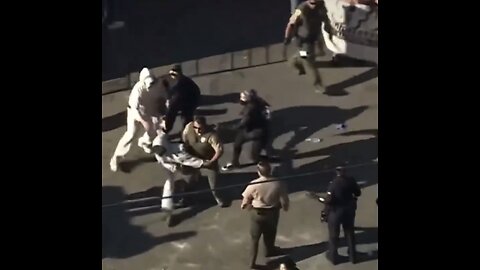 POLICE CLASH WITH PROTESTERS🎬👮🏻‍♀️🧟‍♂️⛺️🚏🧟‍♀️🚨👮‍♂️CLEARING OUT HOMELESS ENCAMPMENTS🏚️🧟🏕️💫