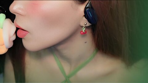 Cristal ~ ASMR Kisses ♡
