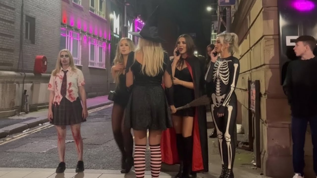 Manchester Halloween Nightlife | Spooky City Vibes and Stunning Girls Night Out!