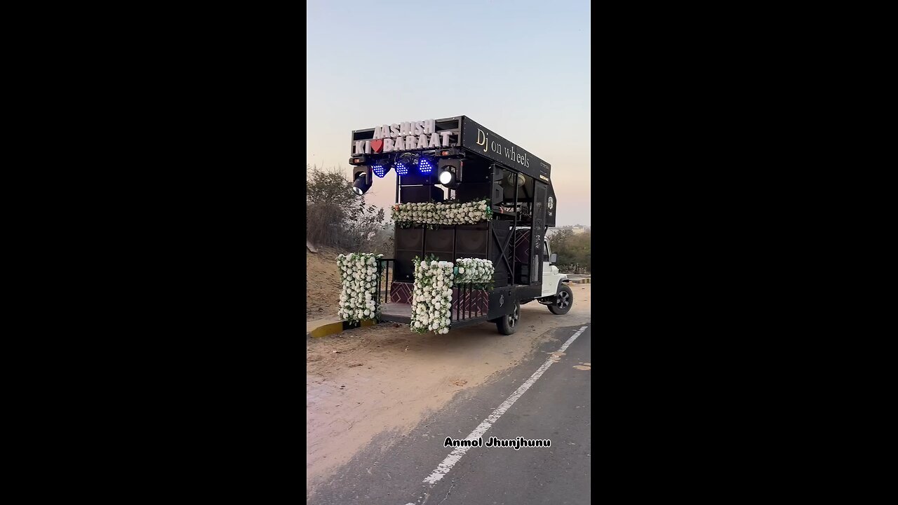 DJ ko kuchh is tarah sajaya