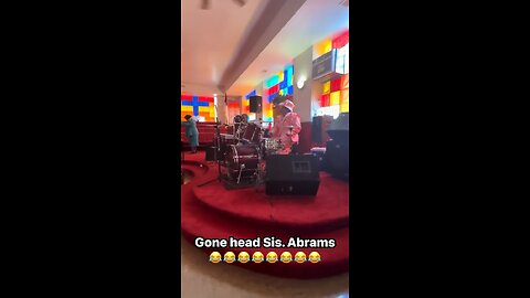 Play those drums Mother Davis 🥁🎶🎵👵🏽 #praisebreak old lady