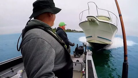 Your Daily Dose Of Internet - Fishermen Escape Just in Time