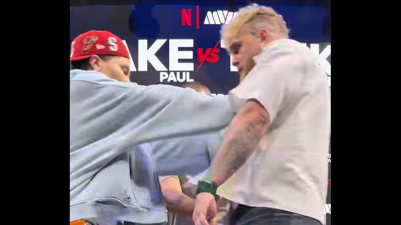 GERVONTA DAVIS WANTS 8OZ GLOVES FOR JAKE PAUL FIGHT