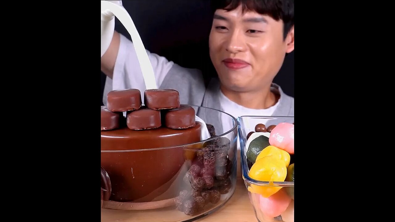 Koreans eat desserts