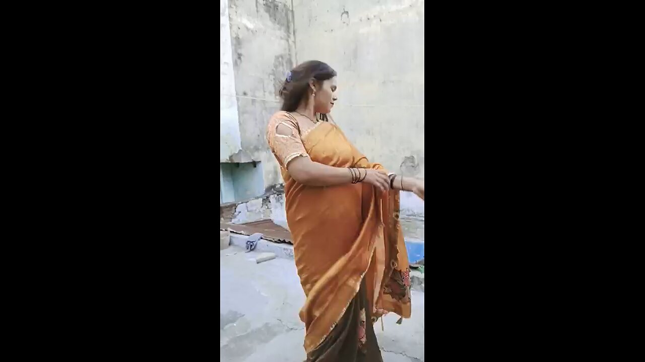 Meri mayke Mein बड़ी-बड़ी mauj