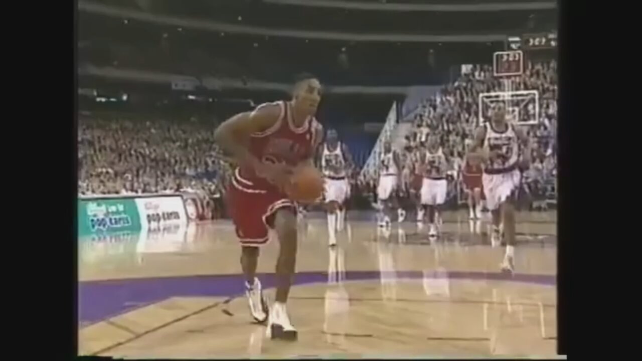 Scottie Pippen 28 Points 6 Ast @ Raptors, 1996-97.