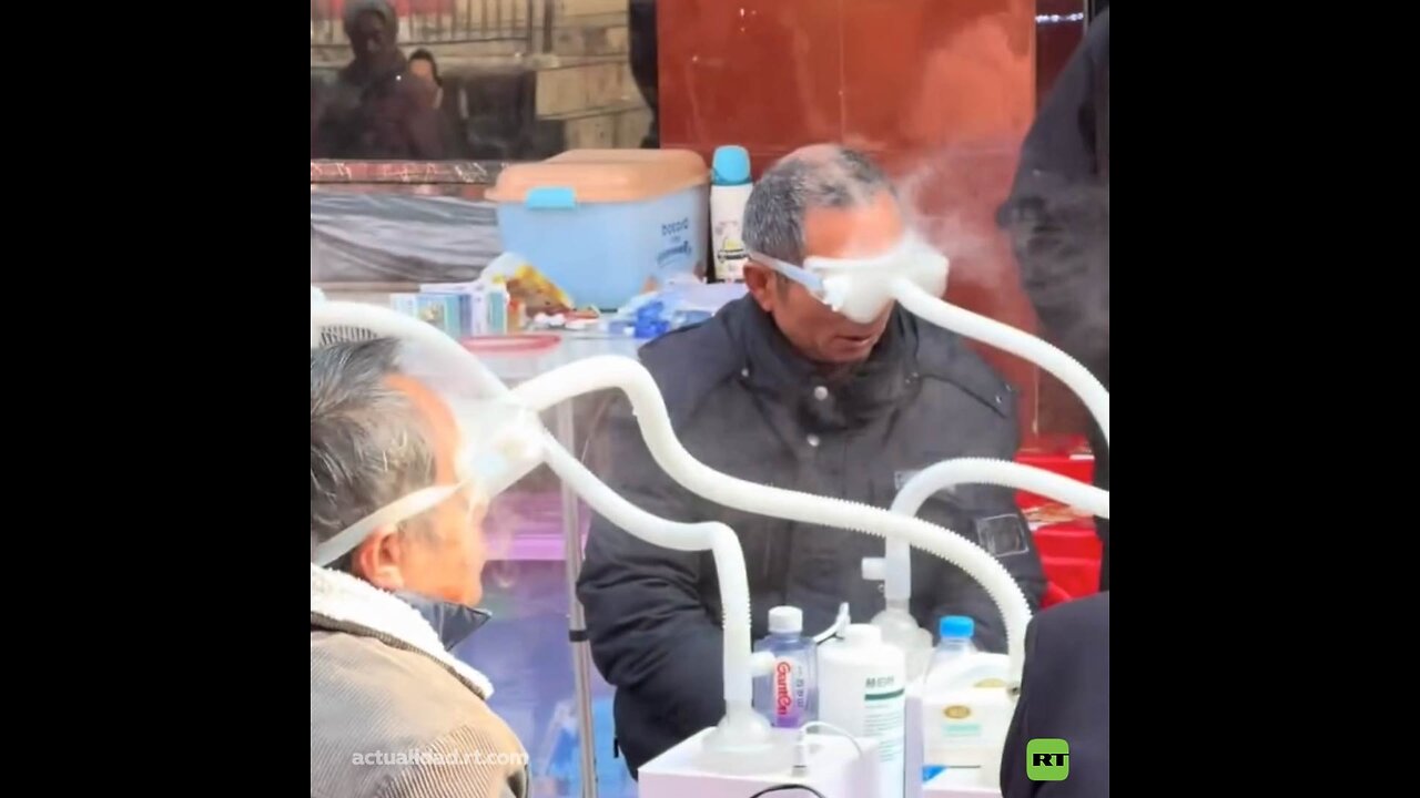 Un procedimiento inusual en China para "relajar los ojos"