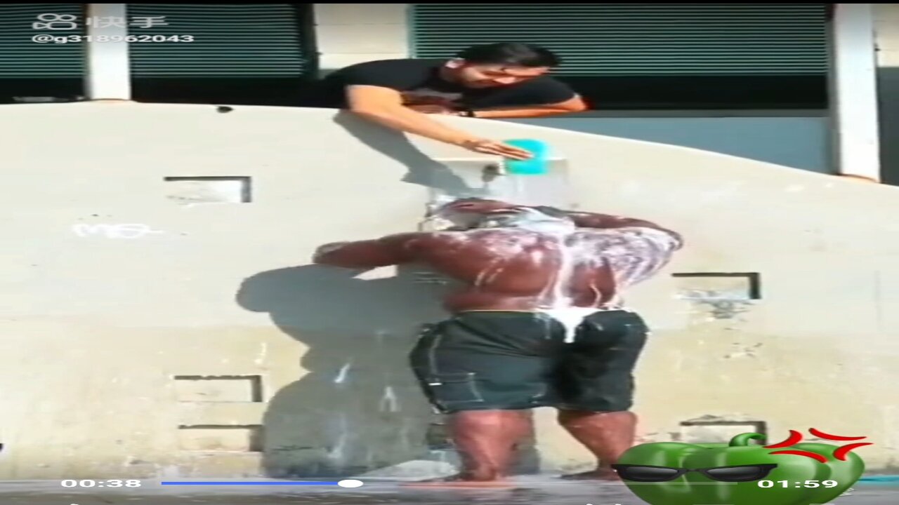 Funny Shower Prank on Bodybuilder! Must See ðŸ˜