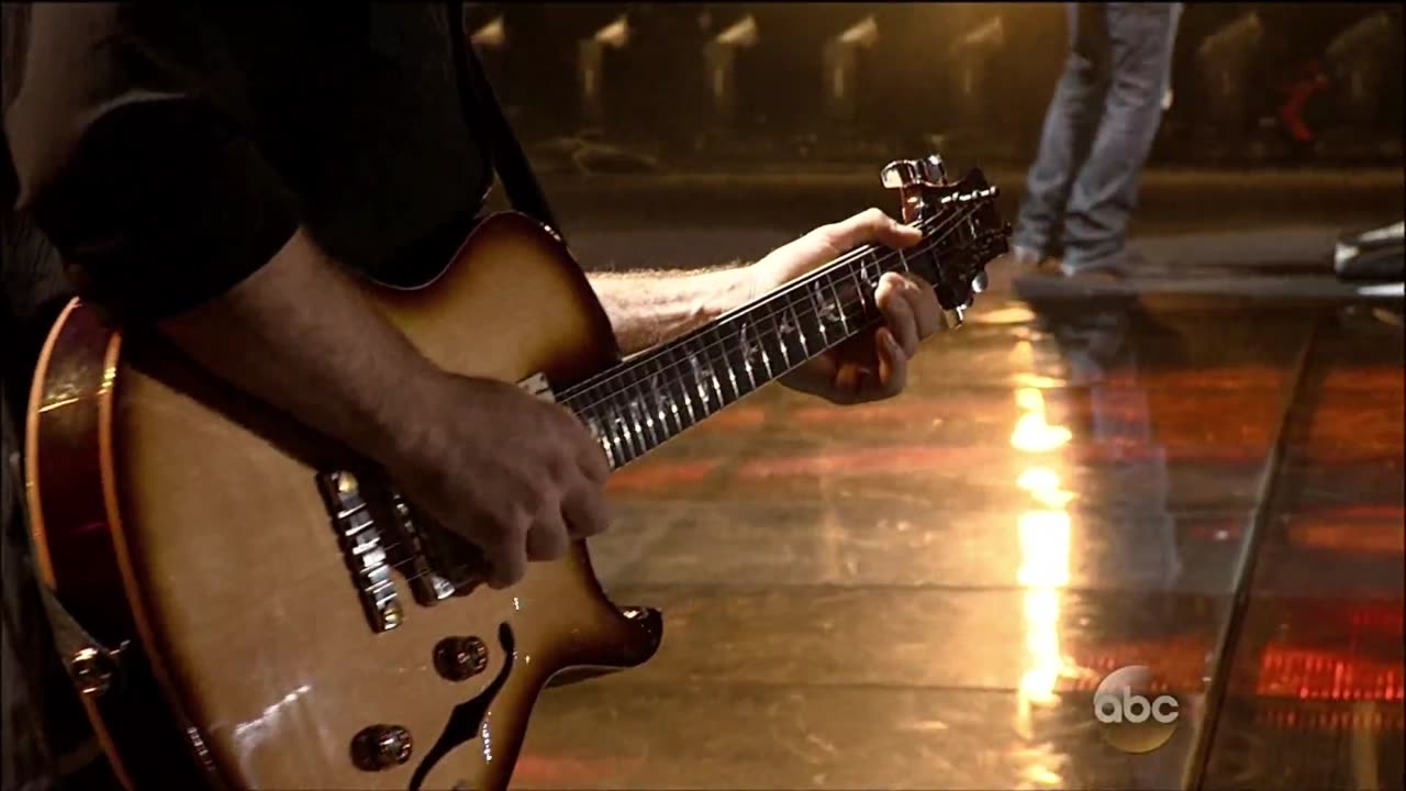 Boys 'Round Here - Blake Shelton (live)