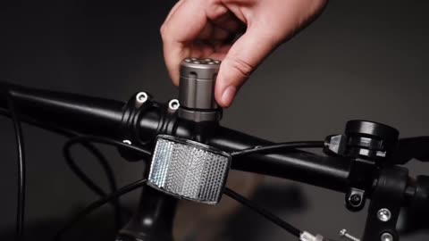 The Revolver S – Compact Titanium Ratchet Screwdriver by IdeaSpark