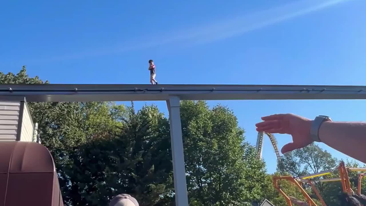 Man jumps on the monorail tracks at Hersheypark in Pennsylvania to save a little boy with autism